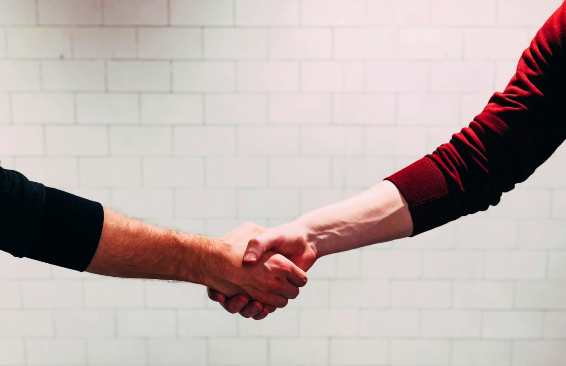 handshake thumbnail