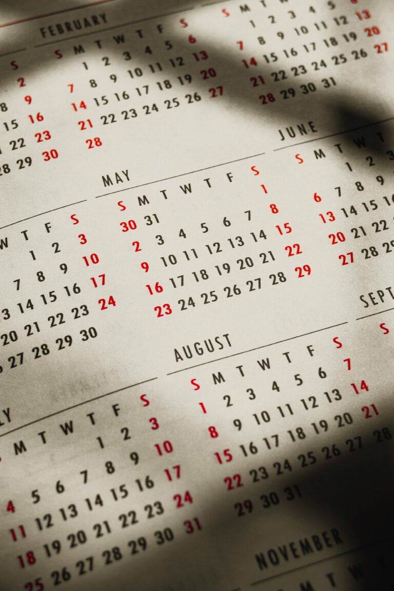 Paper calendar dates